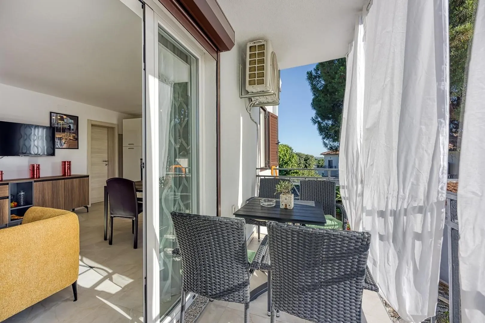Apartment A&E With Sea View Tar-Vabriga